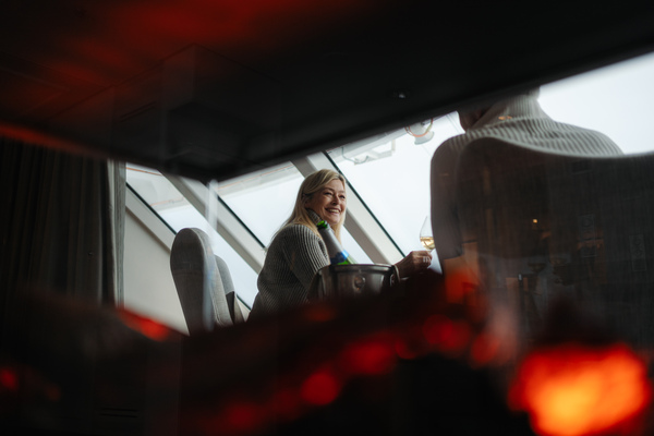 HX Hurtigruten Expeditions MS Fridtjof Nansen Expedition Suite XL Suite Lifestyle 6 ©Tuan Lam Atomic Pixel.jpg